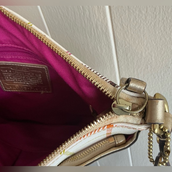 A Rare Vintage Cream Coated Leather Coach Crossbody Handbag Bag - Picture 7 of 7